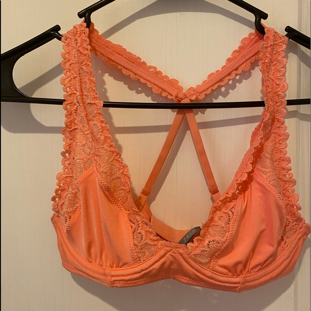 COOL BACK BRA!! NEVER WORN!!